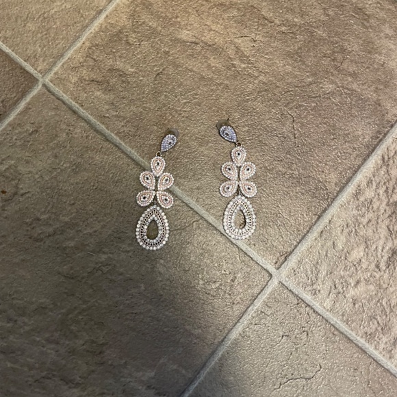 Earrings - Picture 3 of 3